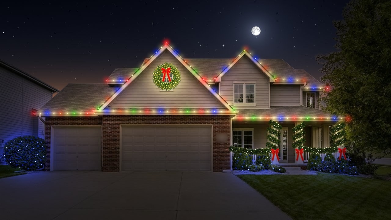 Glow Getter design rendering: multicolor roofline, a statement wreath, and garland spiraled up the porch columns with red bows.